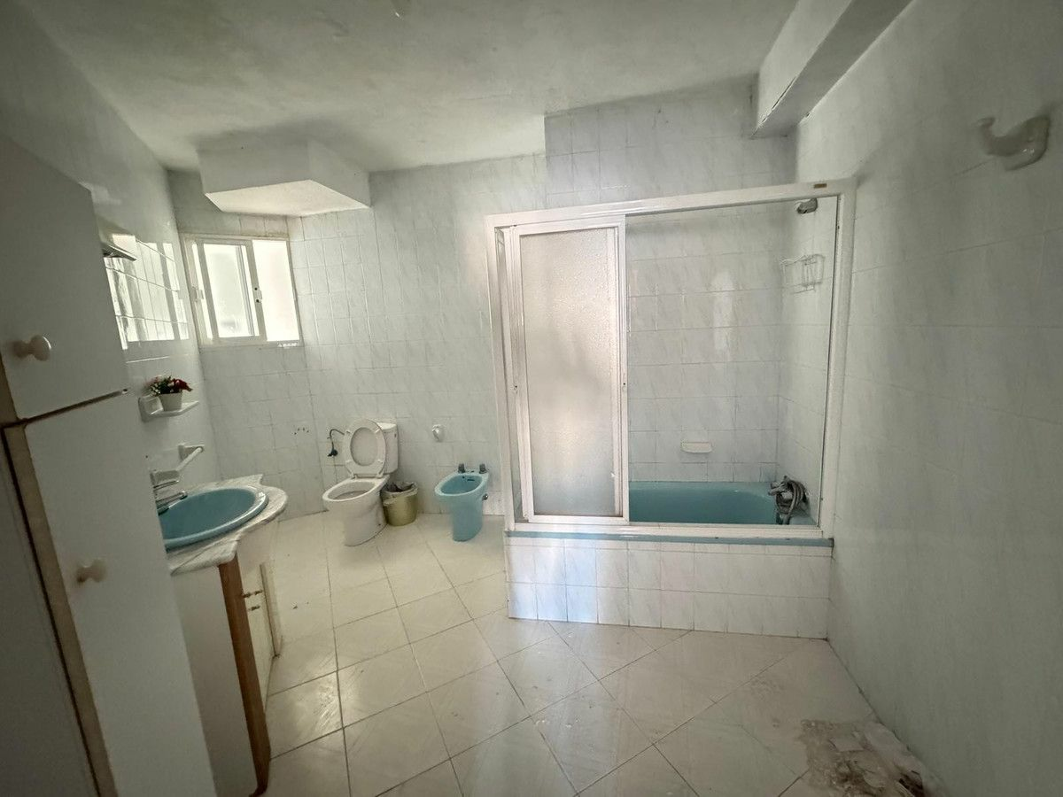 3-bedroom Apartment In Guardamar Del Segura, Spain (109 M²)