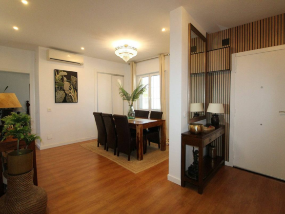 Villa In Elche