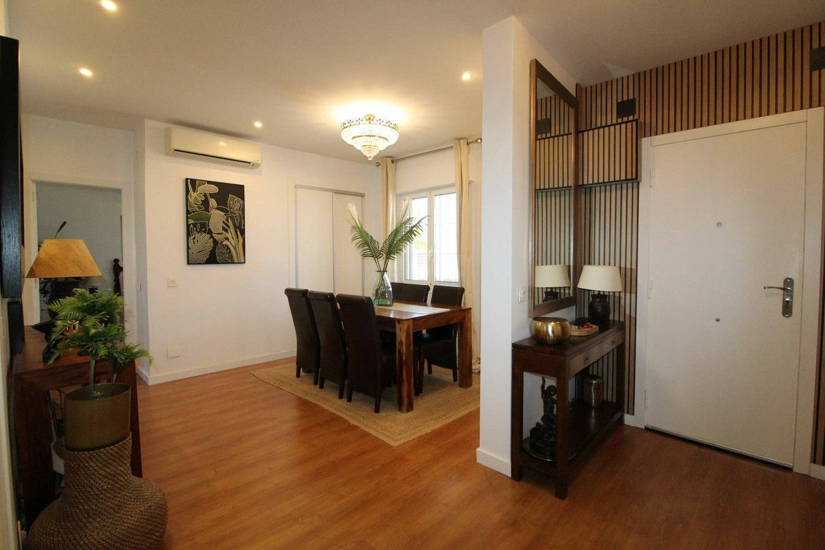 Villa In Elche