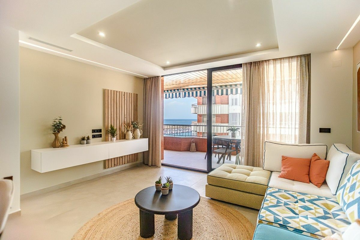 3-bedroom Apartment In Torrevieja, Spain (110 M²)