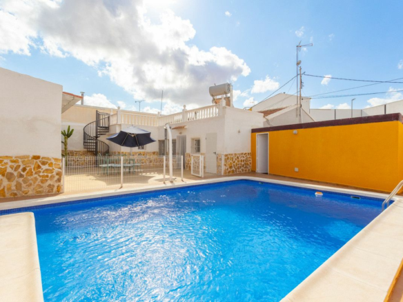 4-bedroom House In Los Montesinos, Spain (152 M²)