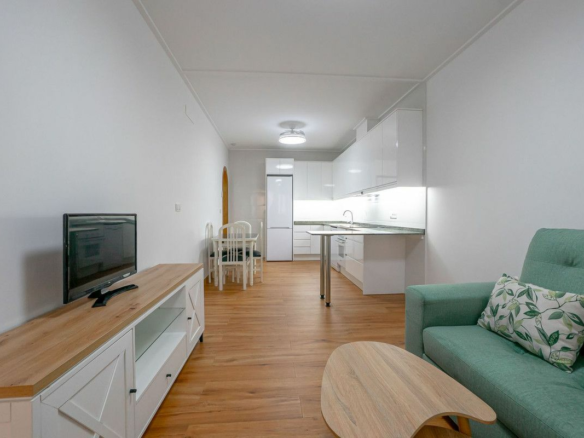 2-bedroom Apartment In Torrevieja, Spain (201 M²)