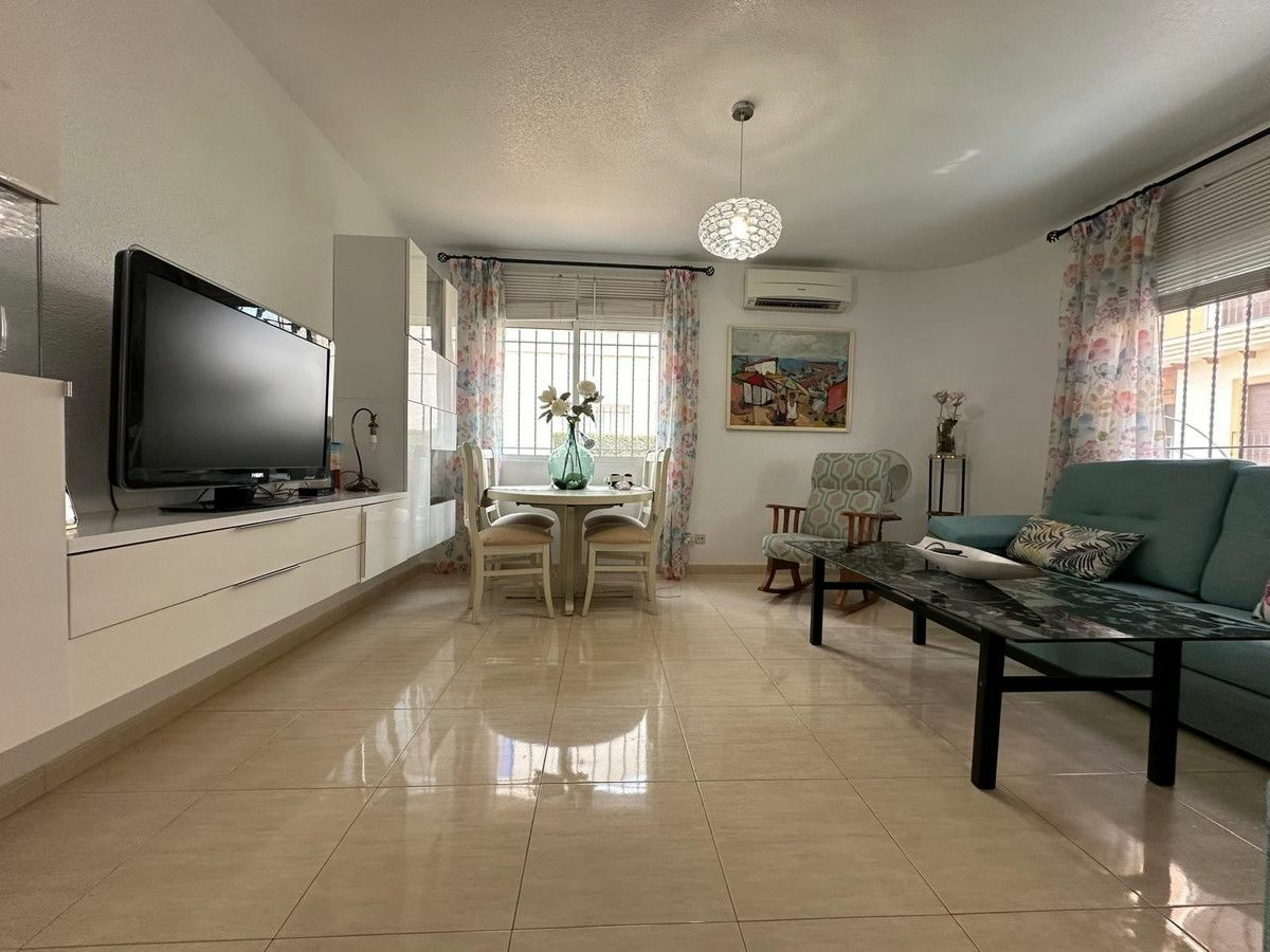 4-bedroom House In Los Alcázares, Spain (82 M²)
