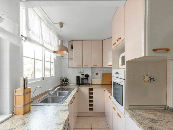 4-bedroom Apartment In Torrevieja, Spain (160 M²)