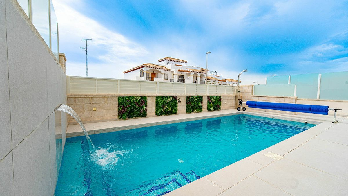 4-bedroom Villa In Orihuela Costa, Spain (203 M²)