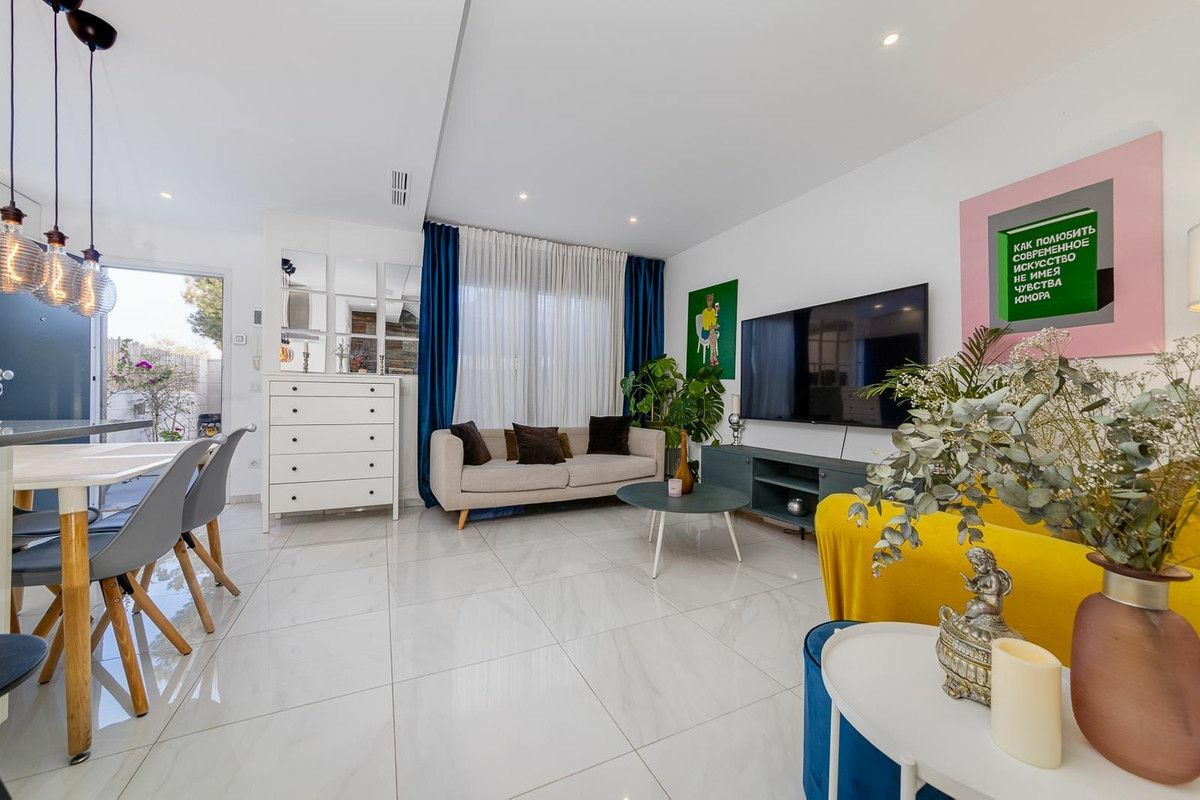 3-bedroom Villa In San Miguel De Salinas, Spain (134 M²)