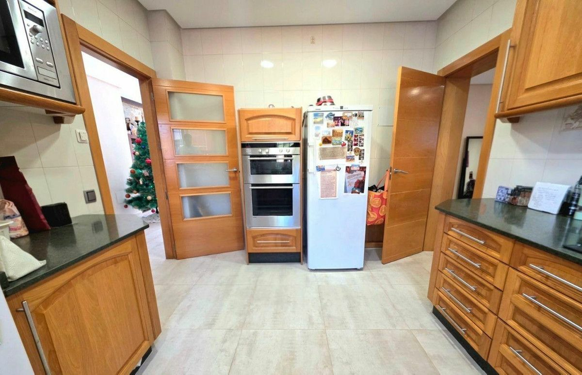 5-bedroom Villa In Orihuela Costa, Spain (265 M²)
