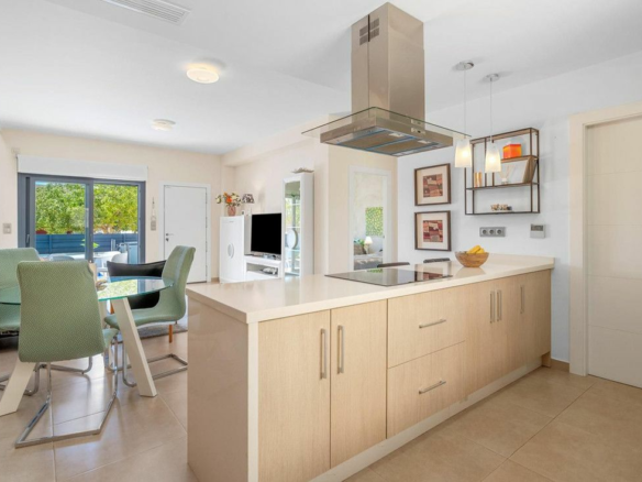 3-bedroom House In Formentera Del Segura, Spain (122 M²)