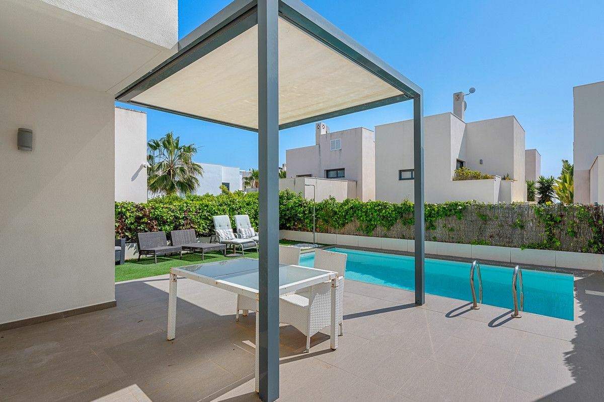 2-bedroom Villa In Rojales, Spain (92 M²)