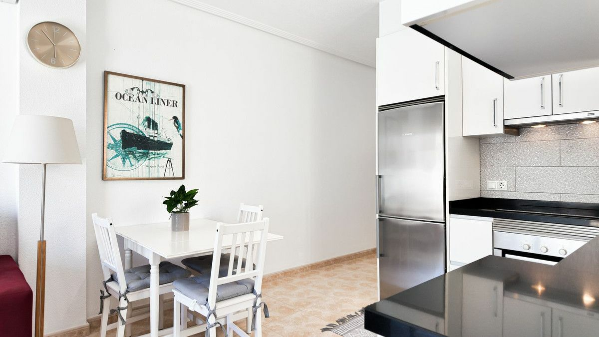 2-bedroom Apartment In Torrevieja, Spain (62 M²)