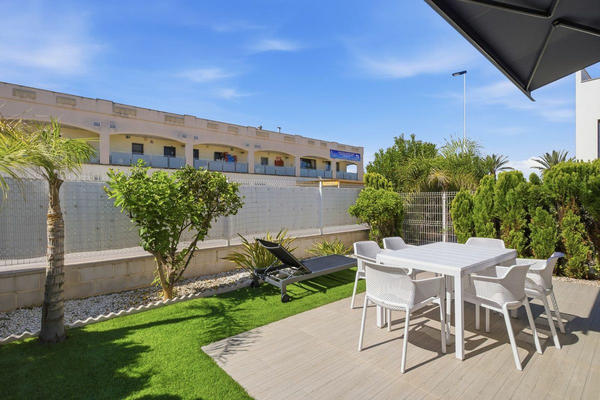 3-bedroom Villa In Orihuela Costa, Spain (99 M²)
