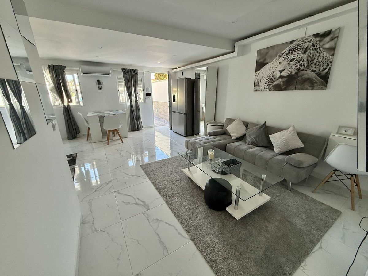 2-bedroom Villa In Torrevieja, Spain (57 M²)