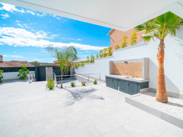 4-bedroom Villa In Rojales, Spain (203 M²)