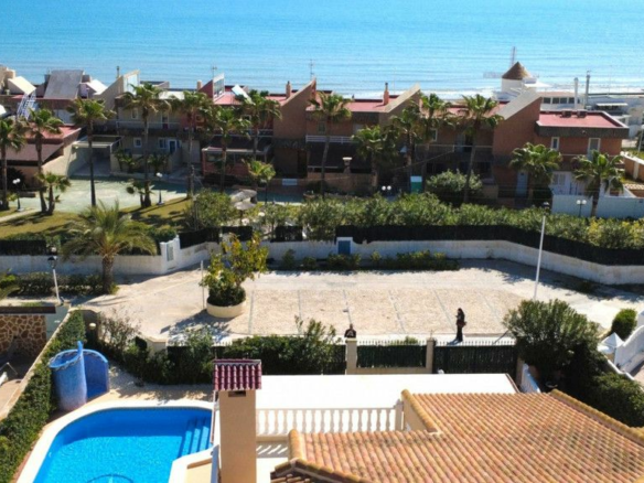 5-bedroom Villa In Torrevieja, Spain (440 M²)