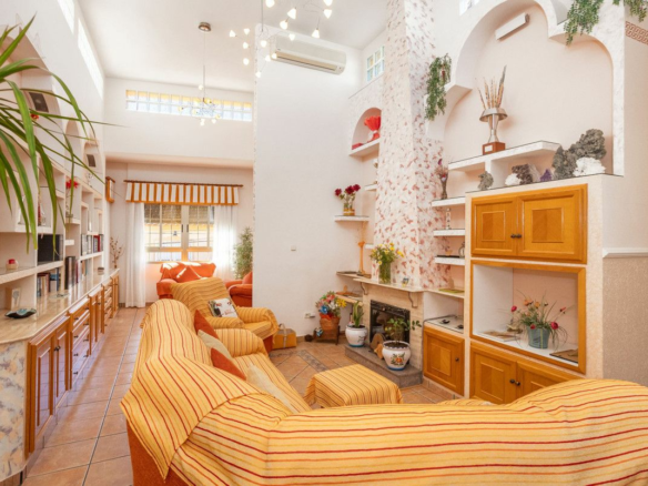 4-bedroom Villa In La Union, Spain (163 M²)