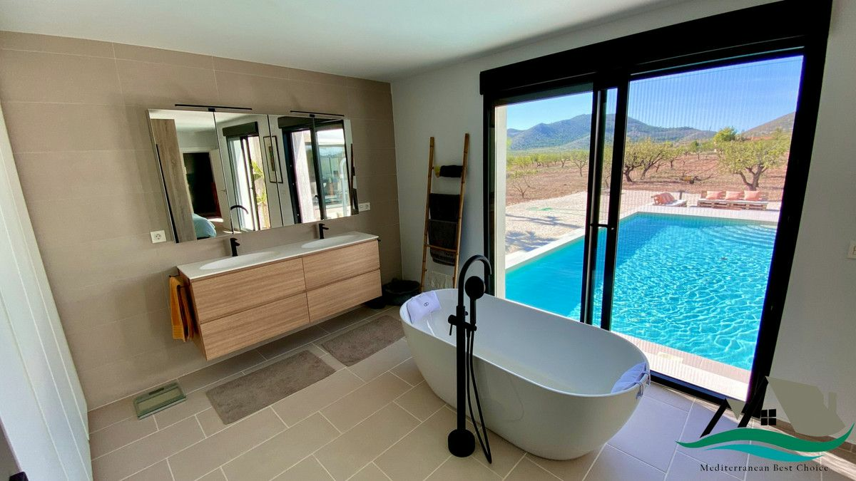 3-bedroom Villa In Hondon De Las Nieves, Spain (165 M²)