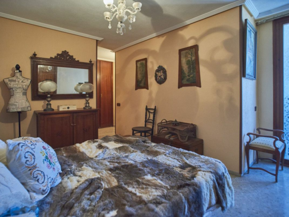 4-bedroom Apartment In Alicante, Spain (170 M²)