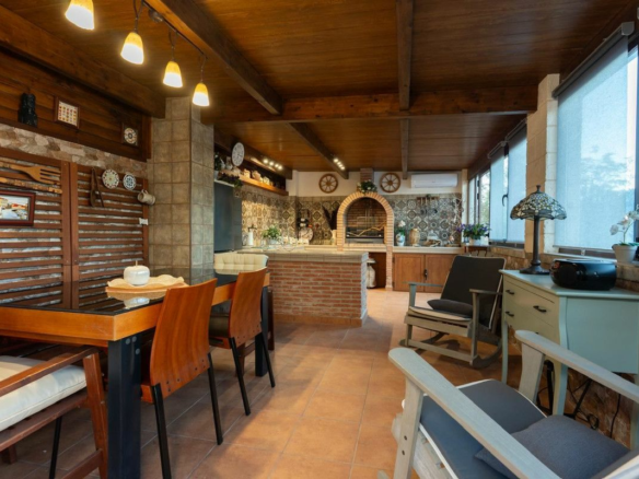 7-bedroom Villa In Orihuela Costa, Spain (284 M²)
