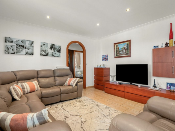5-bedroom Country House In Crevillent, Spain (181 M²)