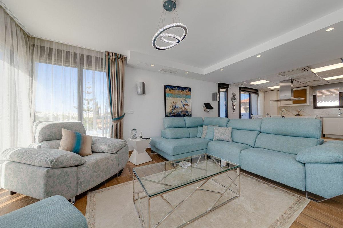 3-bedroom Villa In Orihuela Costa, Spain (461 M²)