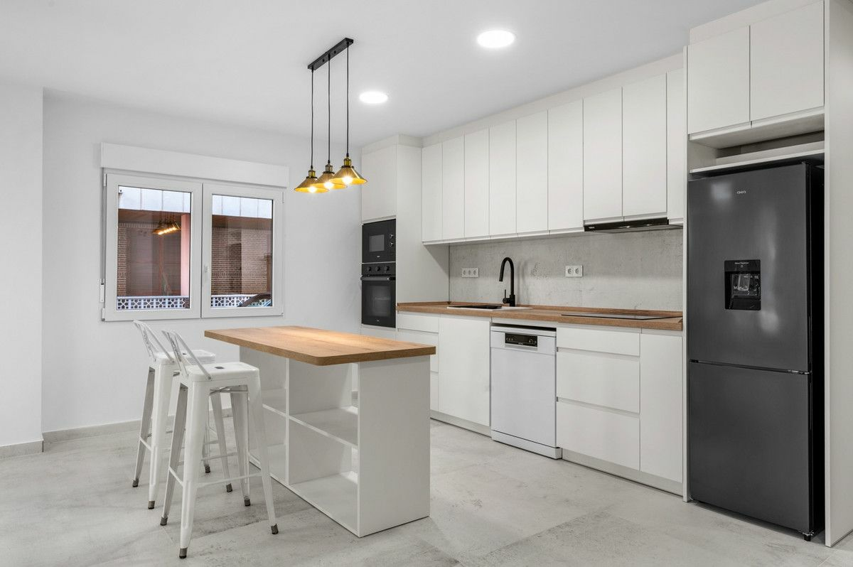 3-bedroom Apartment In Torrevieja, Spain (171 M²)