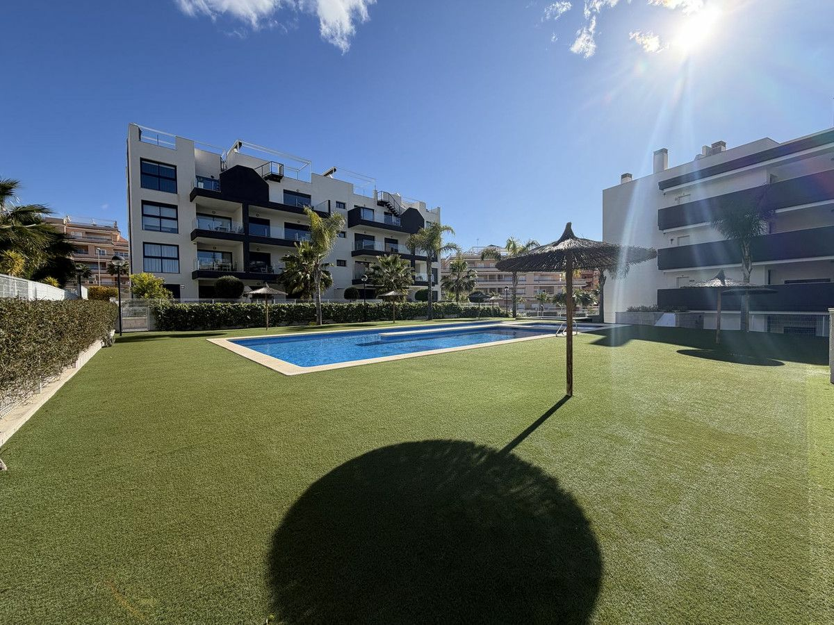 2-bedroom Apartment In Orihuela Costa, Spain (80 M²)