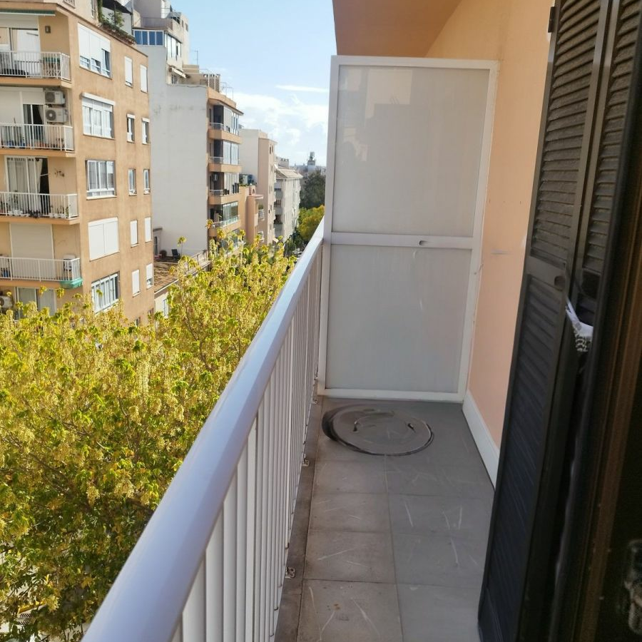 3-bedroom Apartment In Palma De Mallorca, Spain (92 M²)
