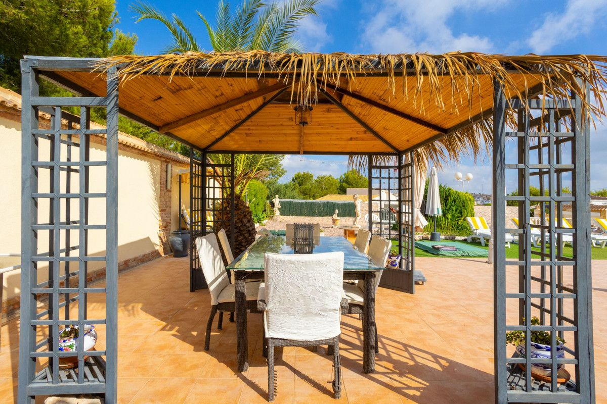 4-bedroom Villa In Orihuela Costa, Spain (271 M²)