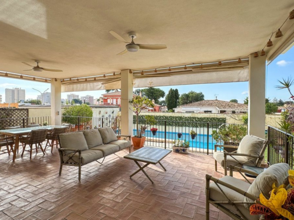 7-bedroom Villa In Orihuela Costa, Spain (450 M²)