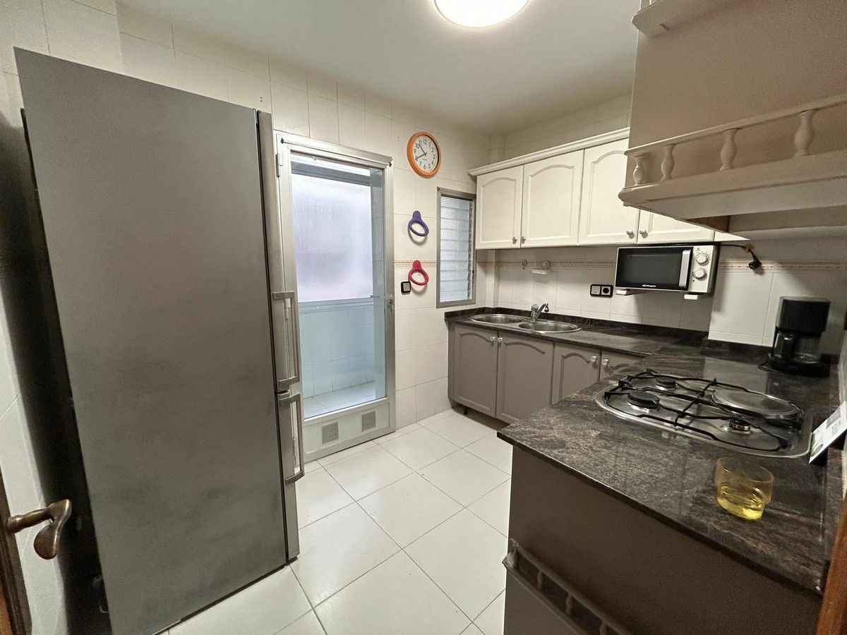 3-bedroom Apartment In Alicante, Spain (89 M²)
