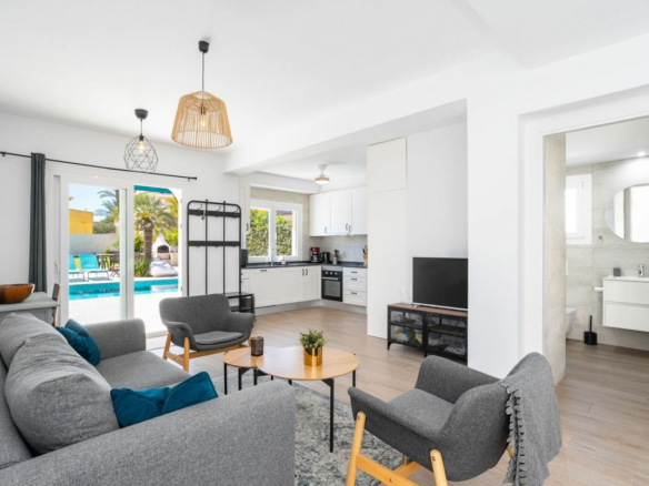 3-bedroom Villa In Orihuela Costa, Spain (94 M²)