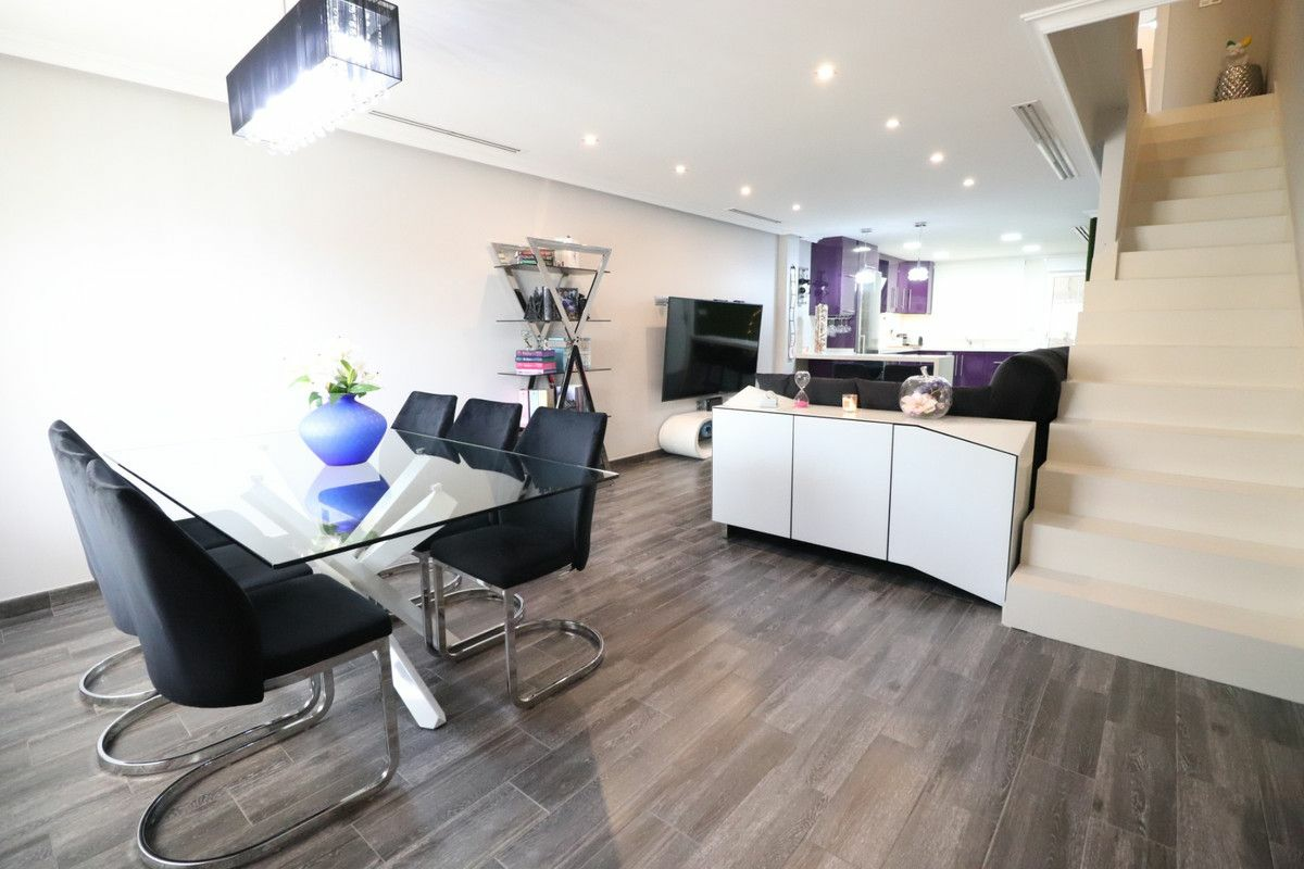3-bedroom House In Redovan, Spain (241 M²)