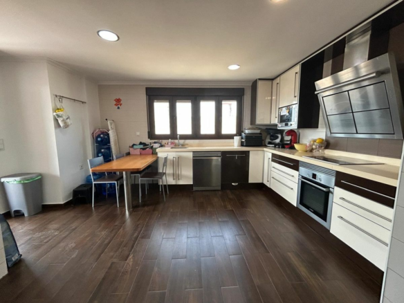 3-bedroom Apartment In Santiago De La Ribera, Spain (180 M²)