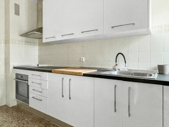 4-bedroom Apartment In Guardamar Del Segura, Spain (137 M²)