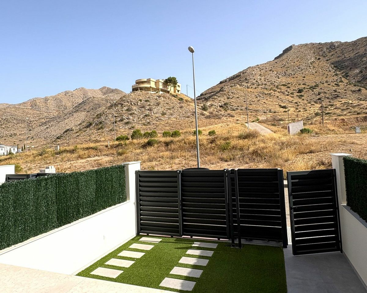 2-6-b941a9 2-bedroom House In Cox, Spain (81 M²)