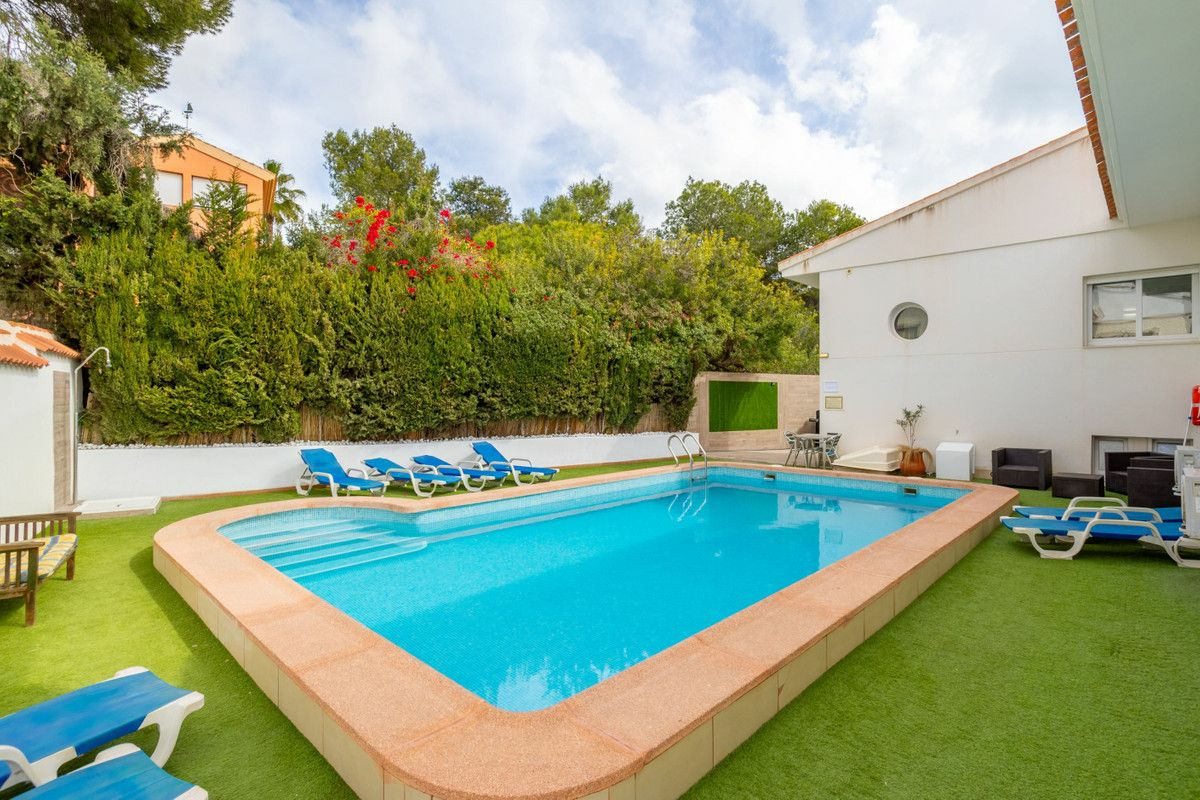 8-bedroom Villa In Orihuela Costa, Spain (446 M²)