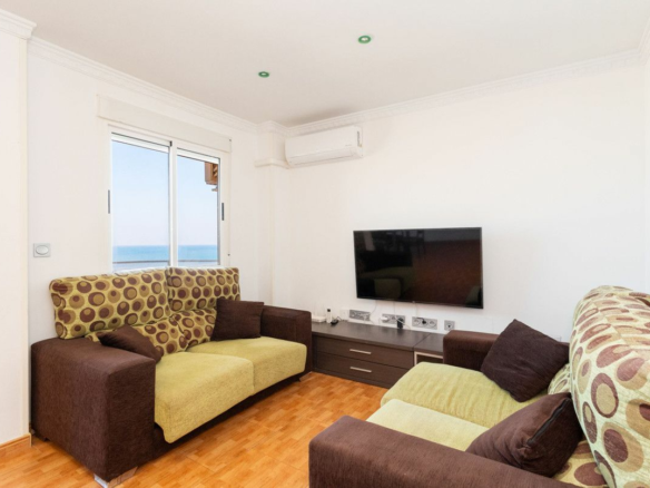 3-bedroom Apartment In Torrevieja, Spain (80 M²)