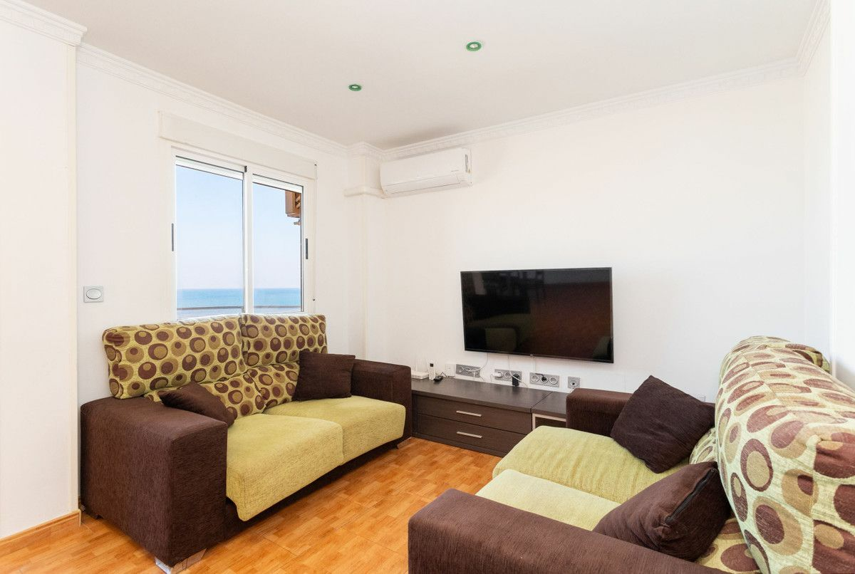 3-bedroom Apartment In Torrevieja, Spain (80 M²)