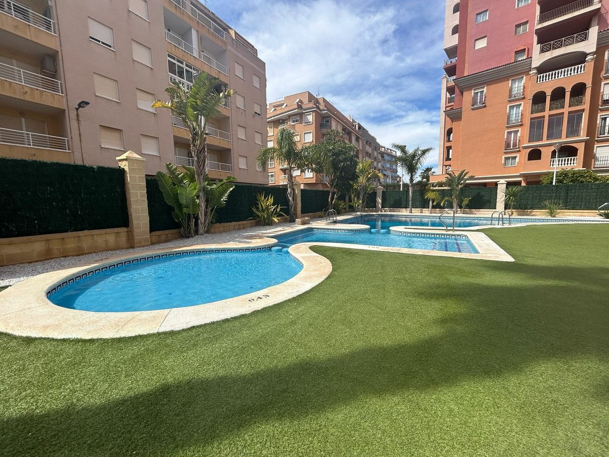 3-bedroom Apartment In Torrevieja, Spain (95 M²)