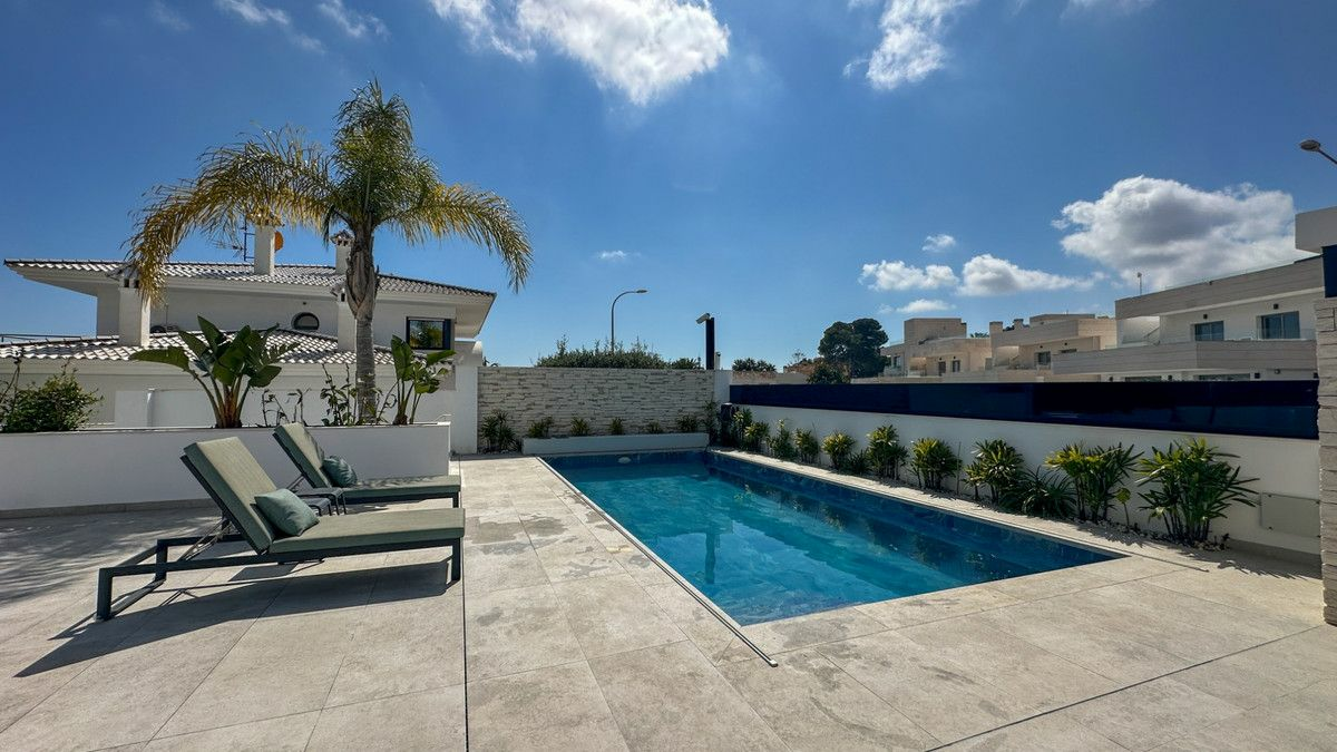 4-bedroom Villa In Orihuela Costa, Spain (527 M²)