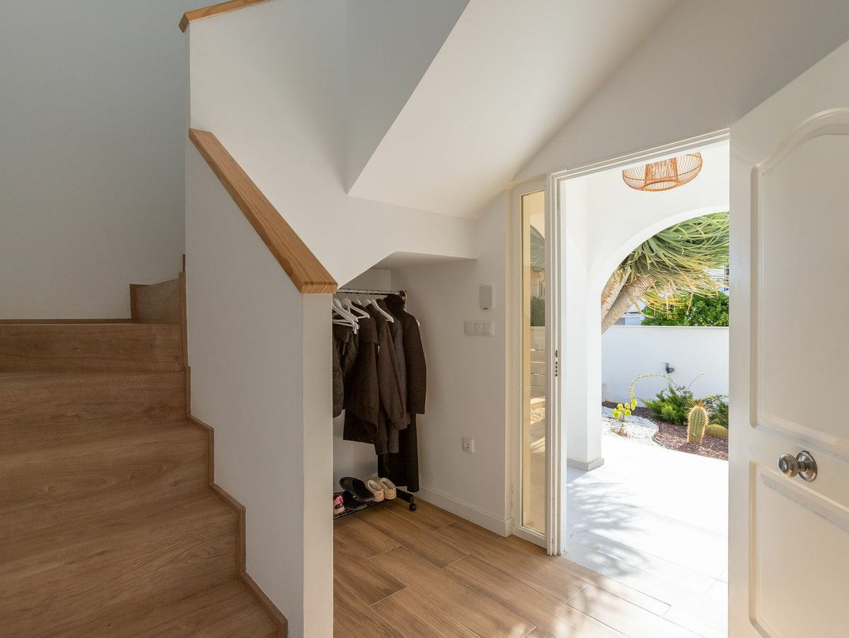 4-bedroom Villa In Torrevieja, Spain (245 M²)