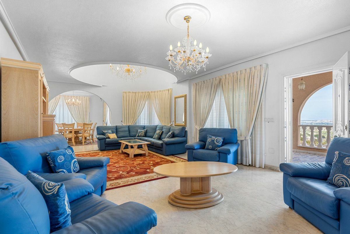 7-bedroom Villa In Rojales, Spain (179 M²)