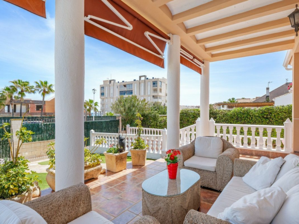 6-bedroom Villa In Torrevieja, Spain (500 M²)