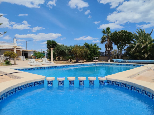 6-bedroom Villa In Los Montesinos, Spain (347 M²)