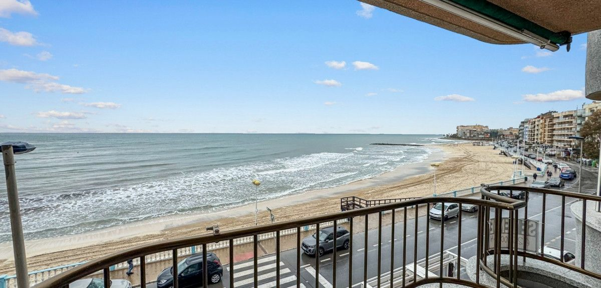 3-bedroom Apartment In Torrevieja, Spain (120 M²)