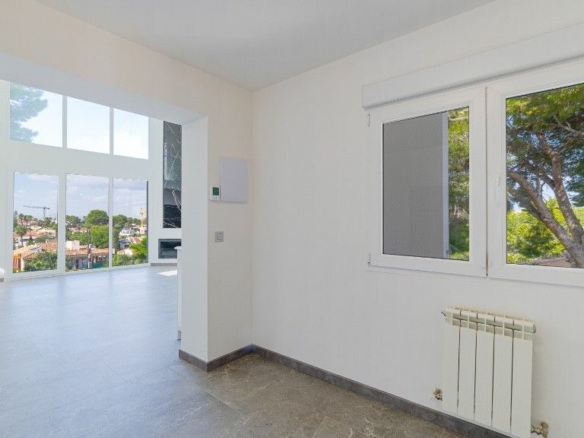 6-bedroom Villa In Orihuela Costa, Spain (286 M²)