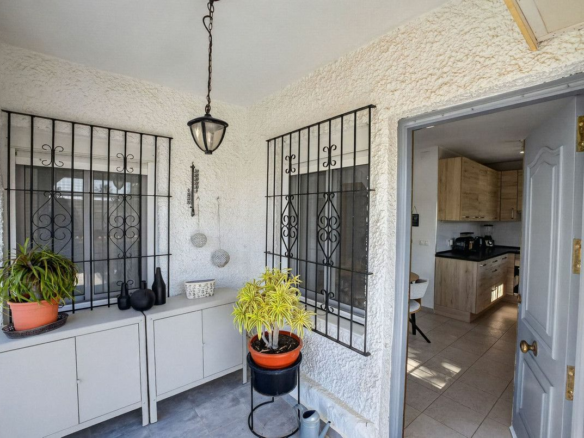 3-bedroom Villa In Torrevieja, Spain (76 M²)