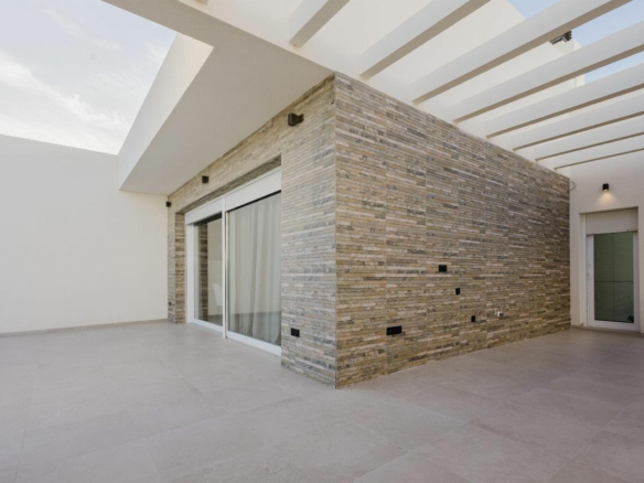 4-bedroom Villa In Algorfa, Spain (362 M²)