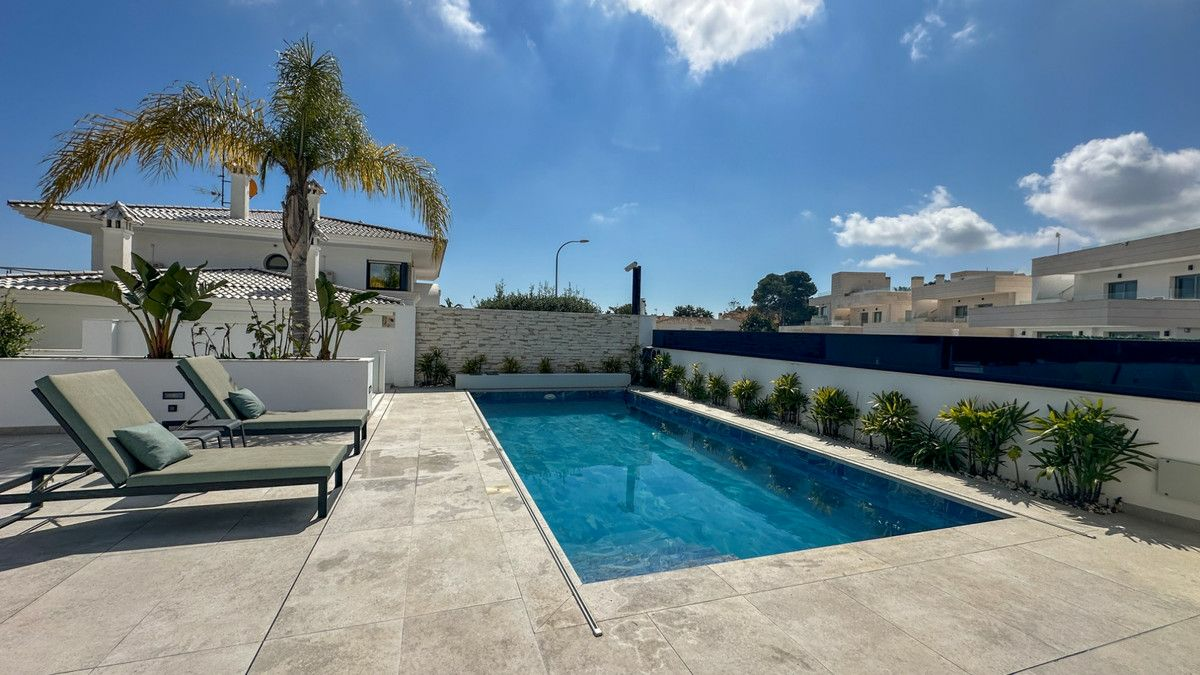 4-bedroom Villa In Orihuela Costa, Spain (527 M²)