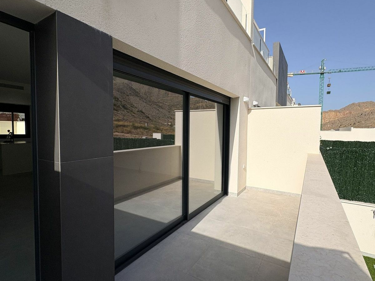 2-bedroom House In Cox, Spain (81 M²)